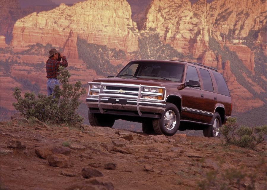  Chevrolet Tahoe 1995 года  (фото 1 из 19)